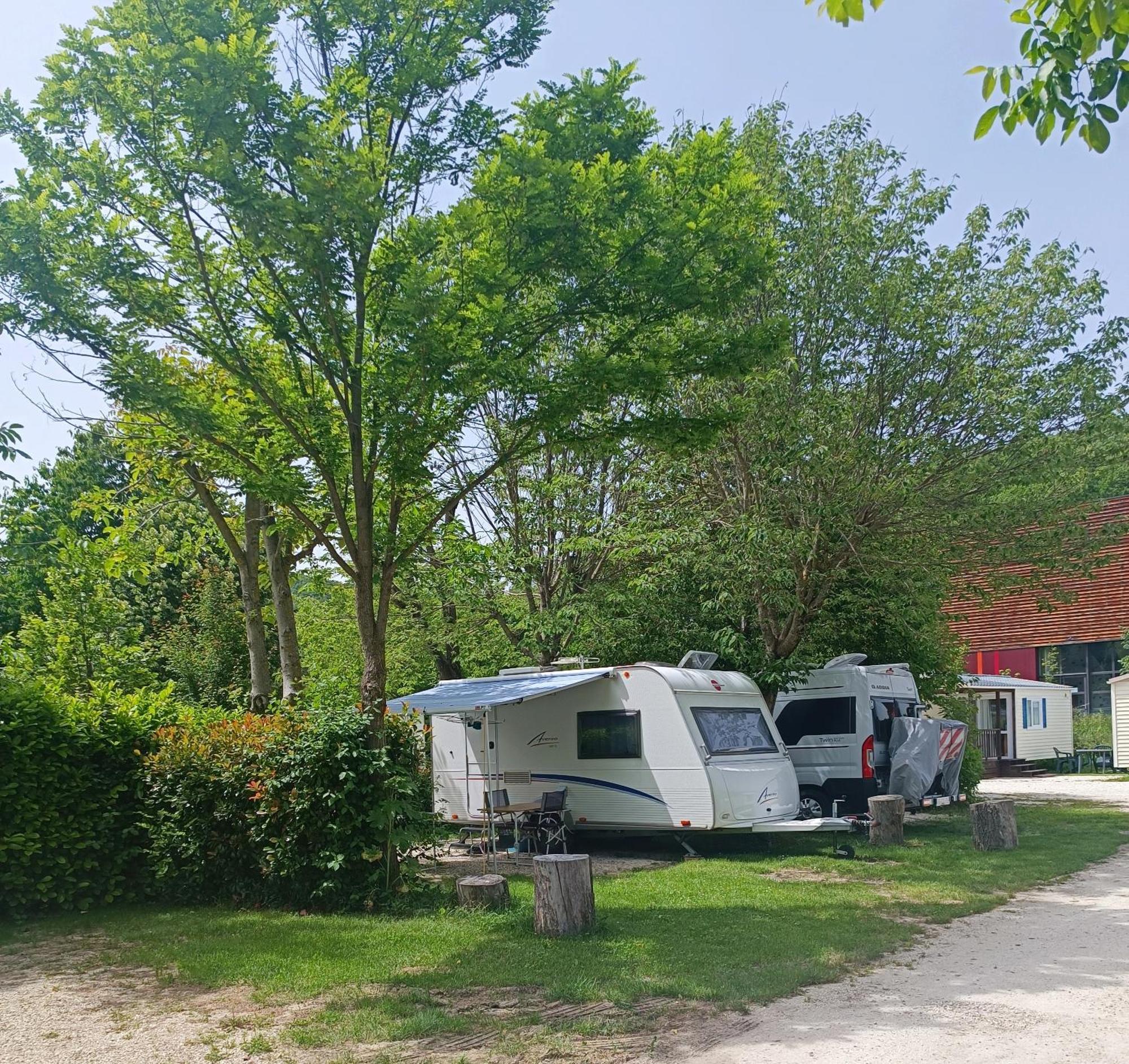 Camping Les Lavandes, Castellane Exterior photo